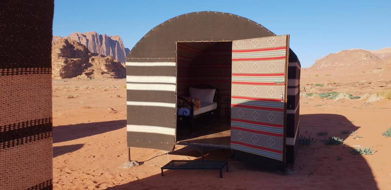 Hotel Real Bedouin Experience Tours & Camp Wadi Rum Esterno foto