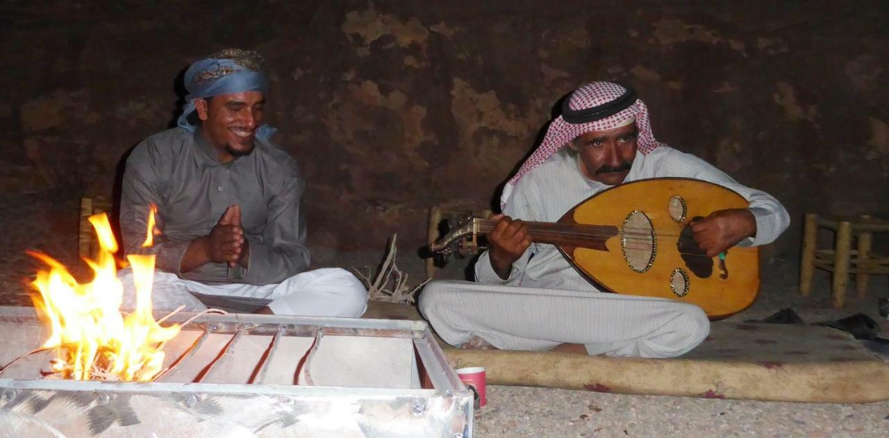 Hotel Real Bedouin Experience Tours & Camp Wadi Rum Esterno foto